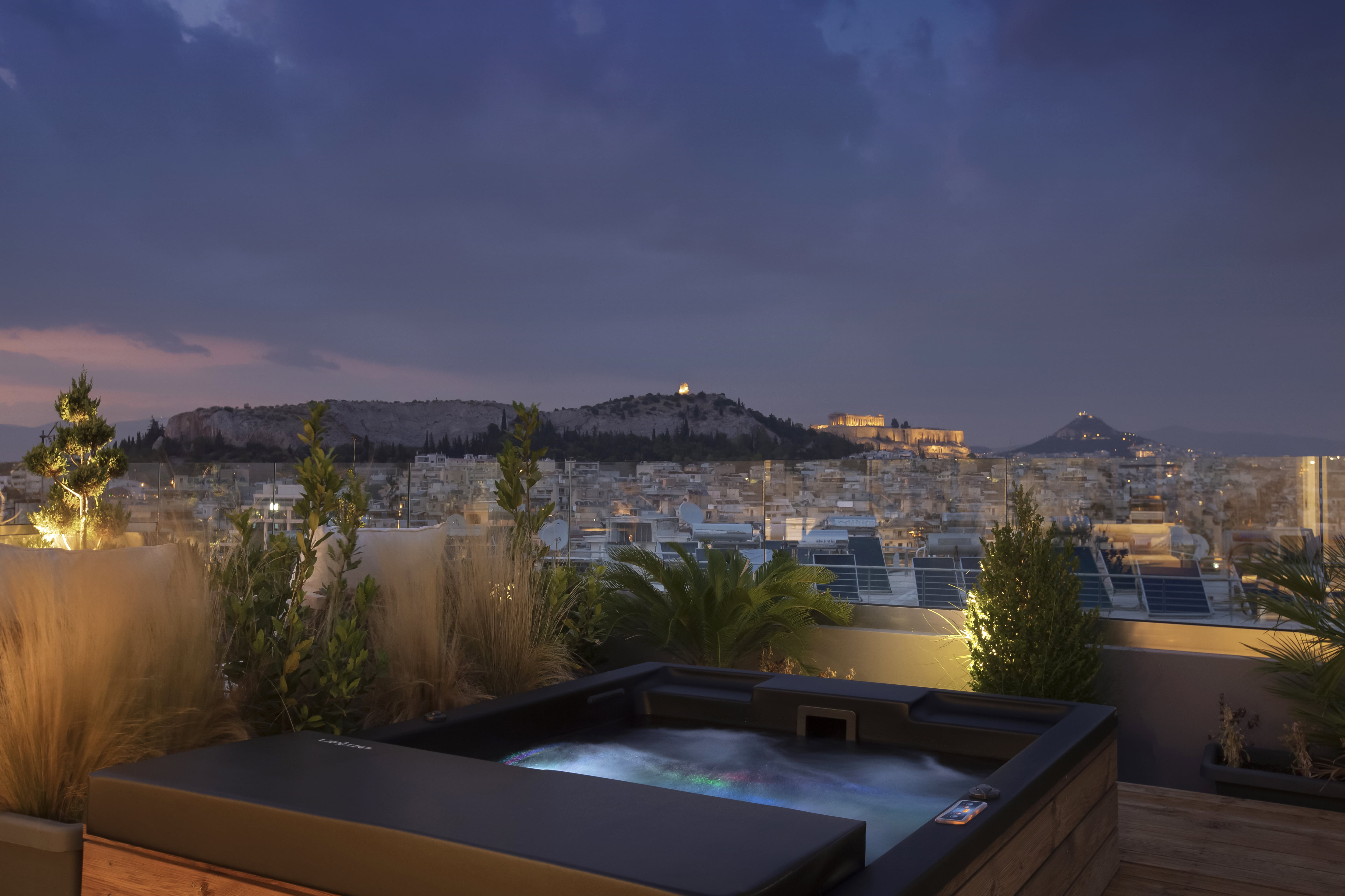 Supreme Luxury Suites by Athens Stay